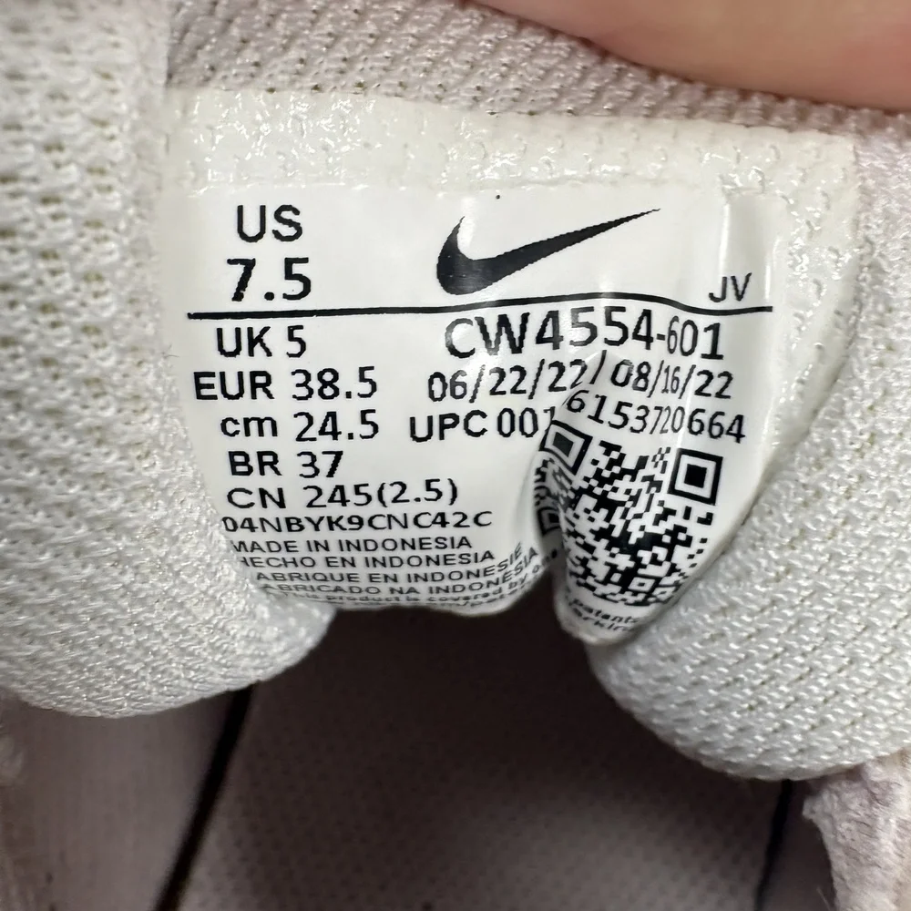 Nike Air Max White Pink Womens US Size 7.5 EUR 38.5 CW4554-601 Sneakers